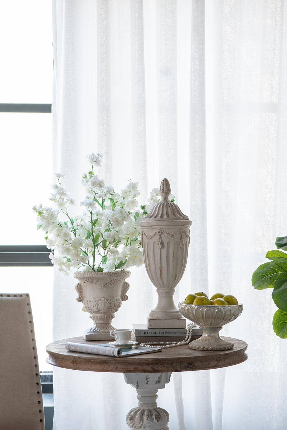 D8.5x17" Pedestal Lidded Vase Distressed Gold Accents