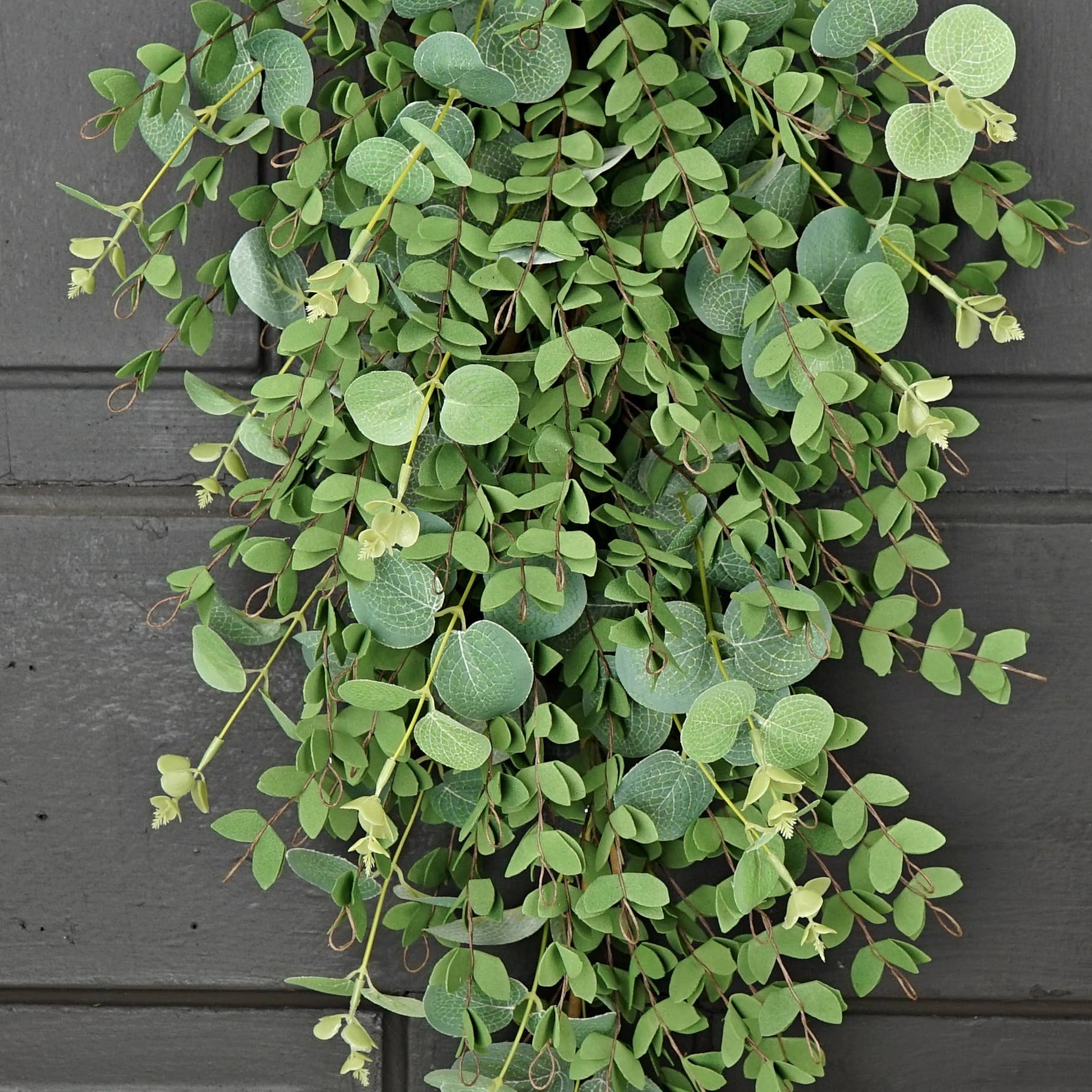 27395 - 29in Teardrop-Mixed Eucalyptus